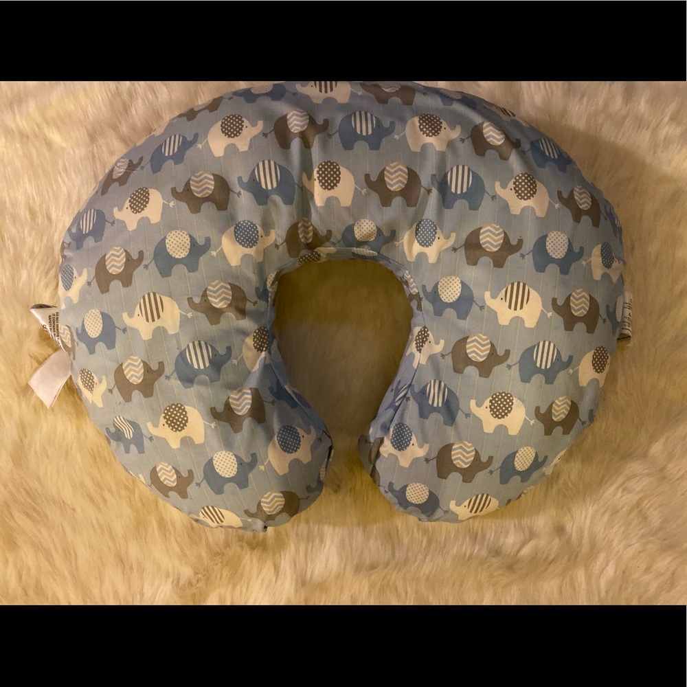 Blue elephant boppy